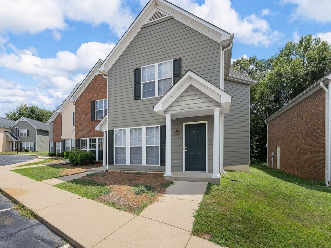 Primary Photo - Freshly Renovated 2 BR, 2.5 BA Townhome Mi...