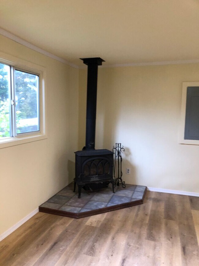 Foto del edificio - 2 Bed 1 Bath in Stevenson