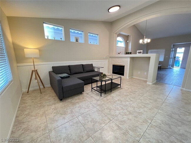 Foto del edificio - 8109 Greenbush Dr