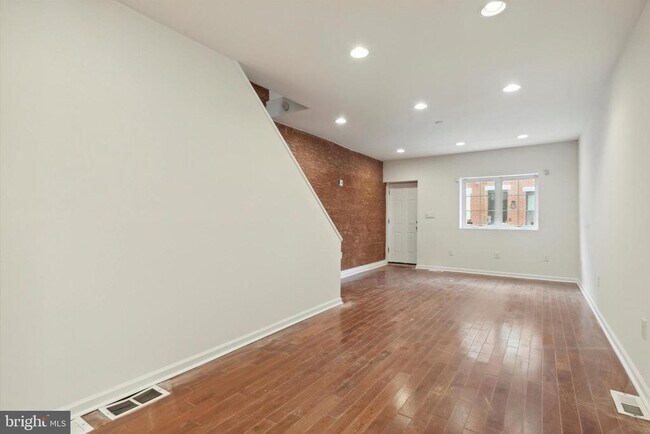 Foto del edificio - 2245 Sears St