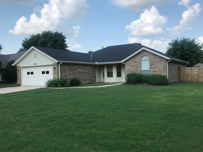 Photo - 3028 N Quartz Dr House