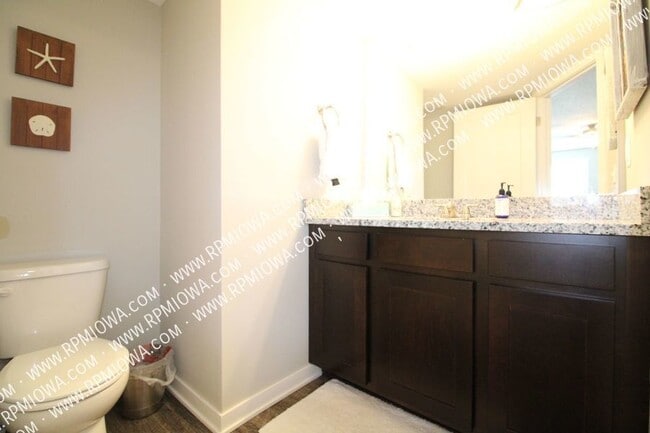Building Photo - 2 CAR ATTACHED GARAGE!!!! 2 Bedroom, 2.5 B...