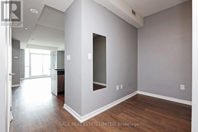 Building Photo - 66 Forest Manor Rd