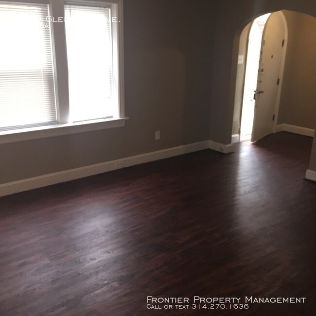 Foto del edificio - Newley Renovated 2 Bedroom Brick Bungalow!