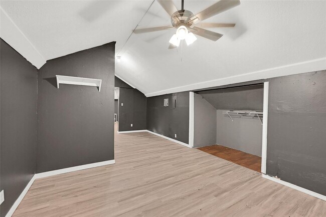 Foto del edificio - 310 N Rock Island St