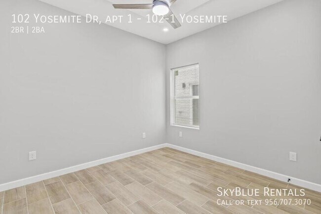 Foto del edificio - 102 Yosemite Dr