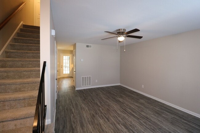 Building Photo - 4007 S Bend Dr