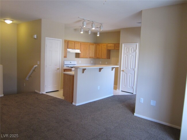Building Photo - 6170 E Sahara Ave