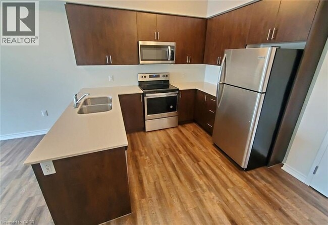 Photo du bâtiment - 290 Liberty St N