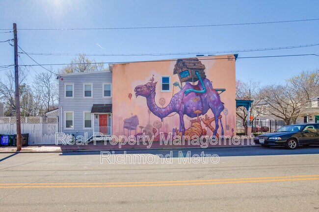 Building Photo - 301 S Laurel St