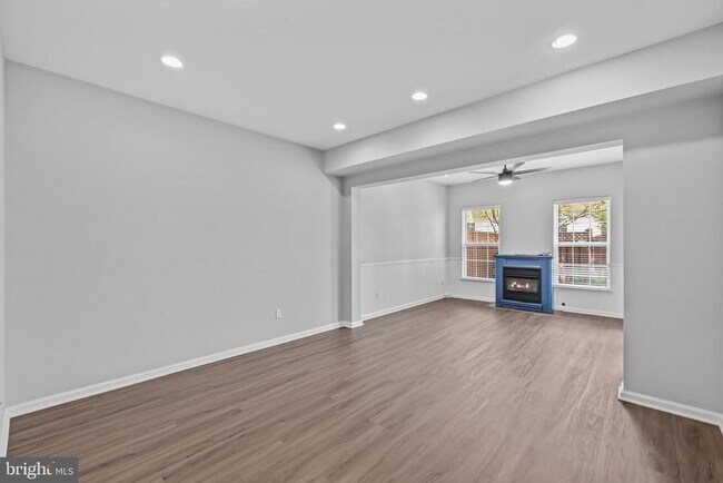 Building Photo - 5011 Waple Ln