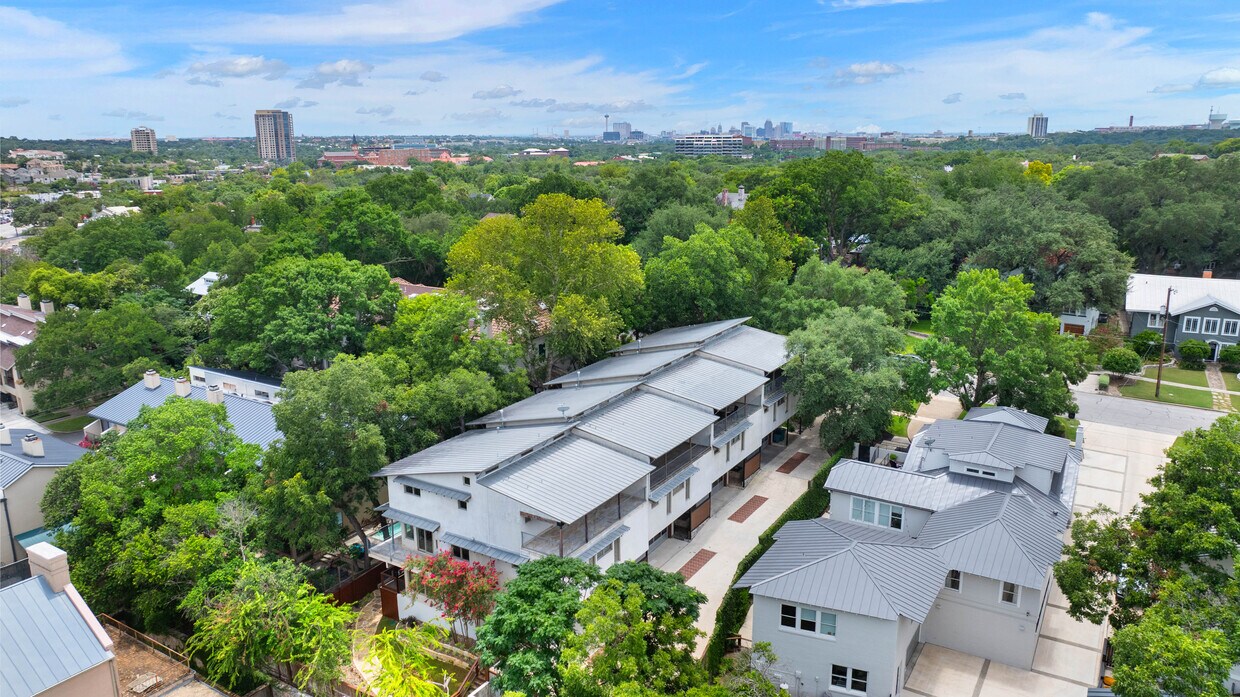 Foto principal - 305 Joliet Ave