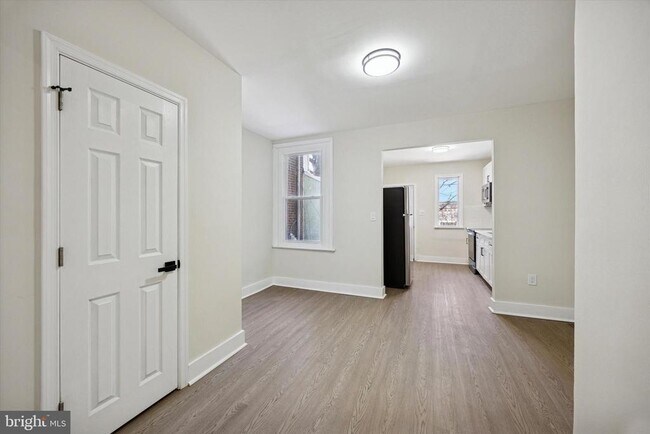 Building Photo - 4626 Van Kirk St