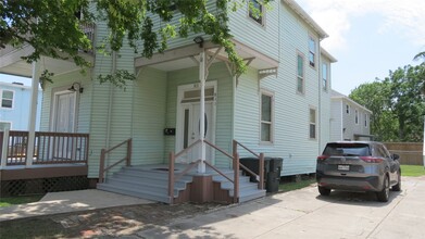 Building Photo - 811 28th St
