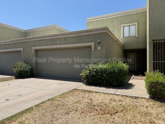 Foto del edificio - 815 E Grovers Ave