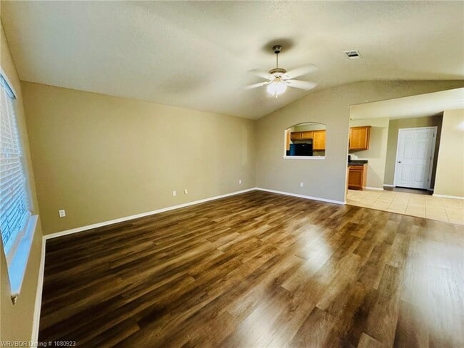 Building Photo - 6604 Huntington Ct