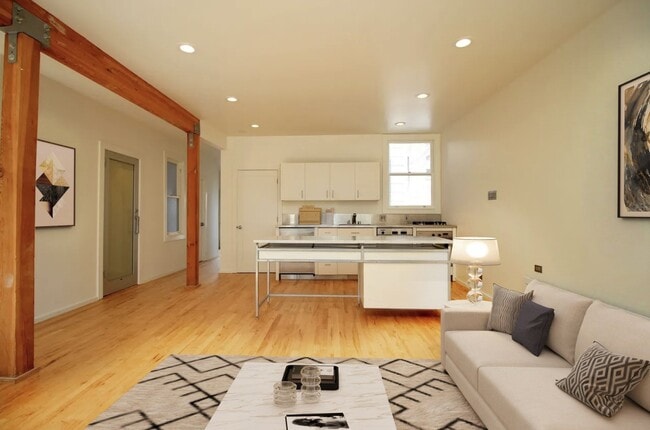 Building Photo - 254 Ritch St