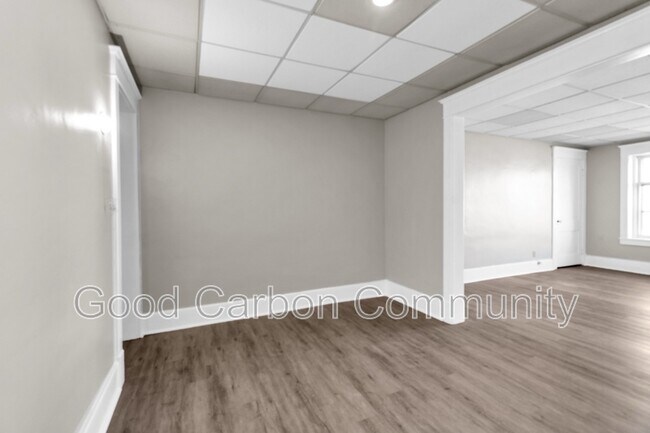 Foto del edificio - 1247 Hertel Ave
