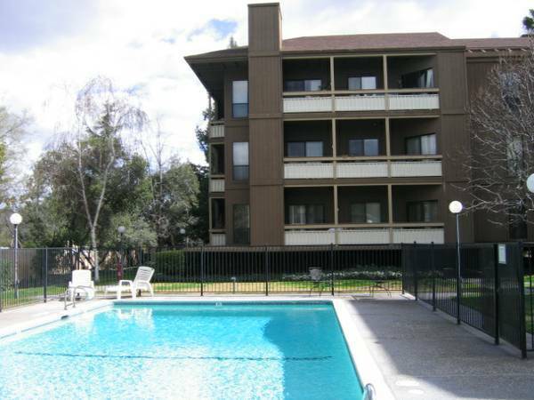 Foto del edificio - 1230 San Tomas Aquino Rd