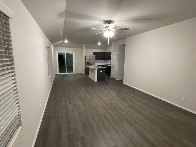 Building Photo - *Save $500!* Three Bedroom | Two Bath Home in Robinson Ranch