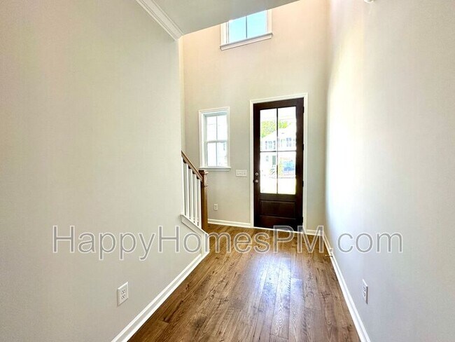 Foto del edificio - 8692 Windsor Hill Blvd