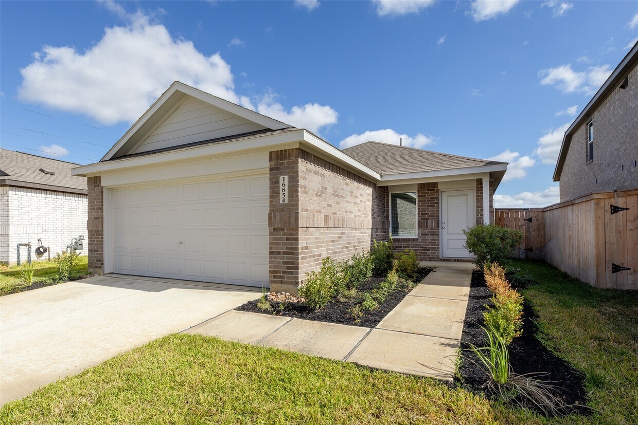 Foto principal - 16854 Great Highlands Dr