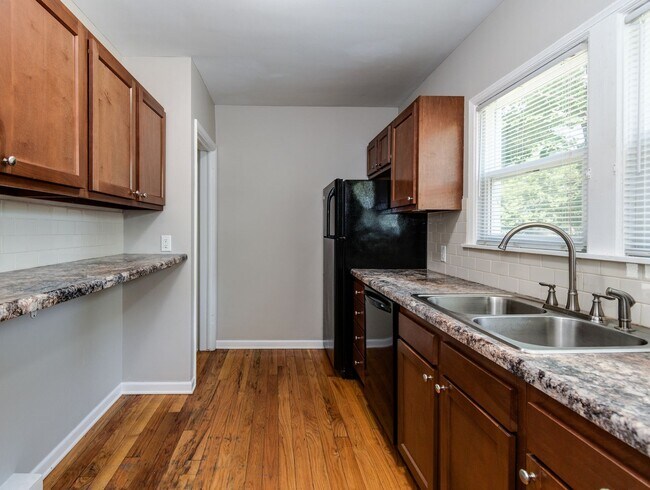 Foto del edificio - Rare home available for rent in Eken park!