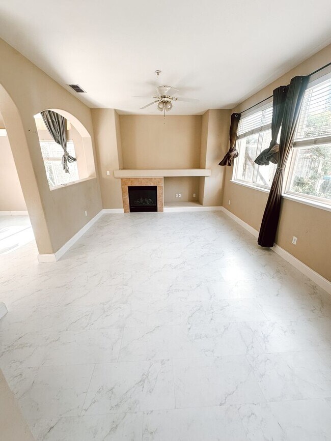 Foto del edificio - Livermore Home Available Now!