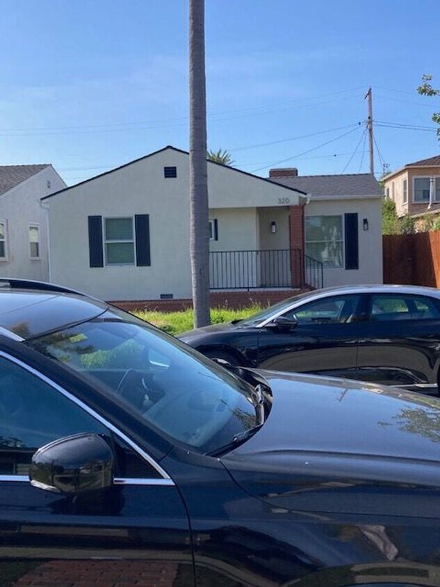 320 Santa Ana Ave Unit 1, Long Beach, CA 90803 Room for Rent in Long