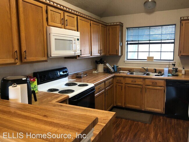 Building Photo - 3 br, 2 bath House - 669 Phillips Drive