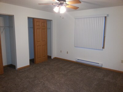 Building Photo - 960 WI-16