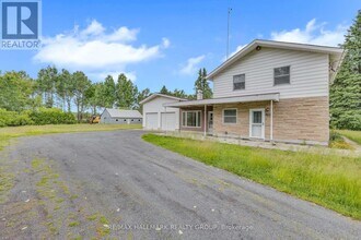 Building Photo - 2551 Russland Rd