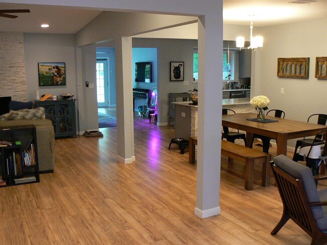 Foto del edificio - 1409 Mearns Meadow Blvd