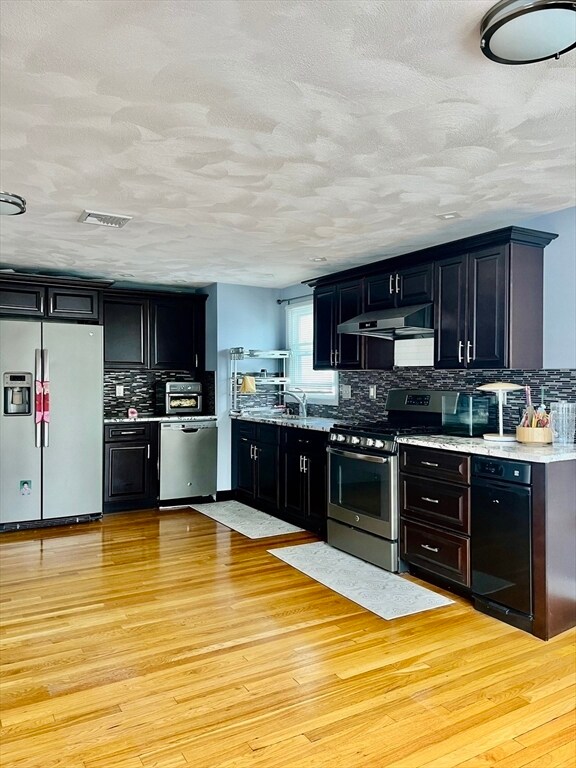 Building Photo - 88 Grover St