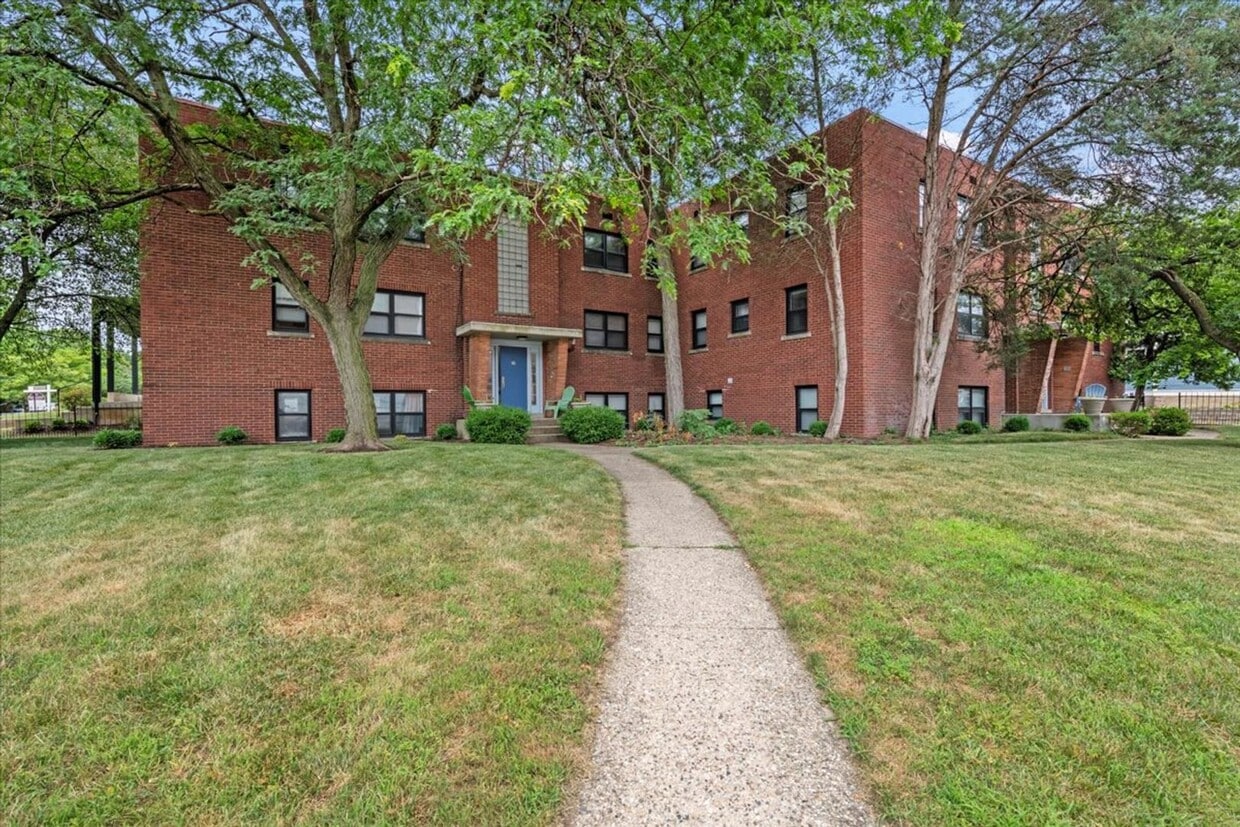 Photo - 306 E 19th St - Unit 1B - $1,100.00/mo.