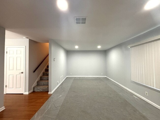 Building Photo - Beautifully Updated 4-Bedroom, 2.5-Bath To...