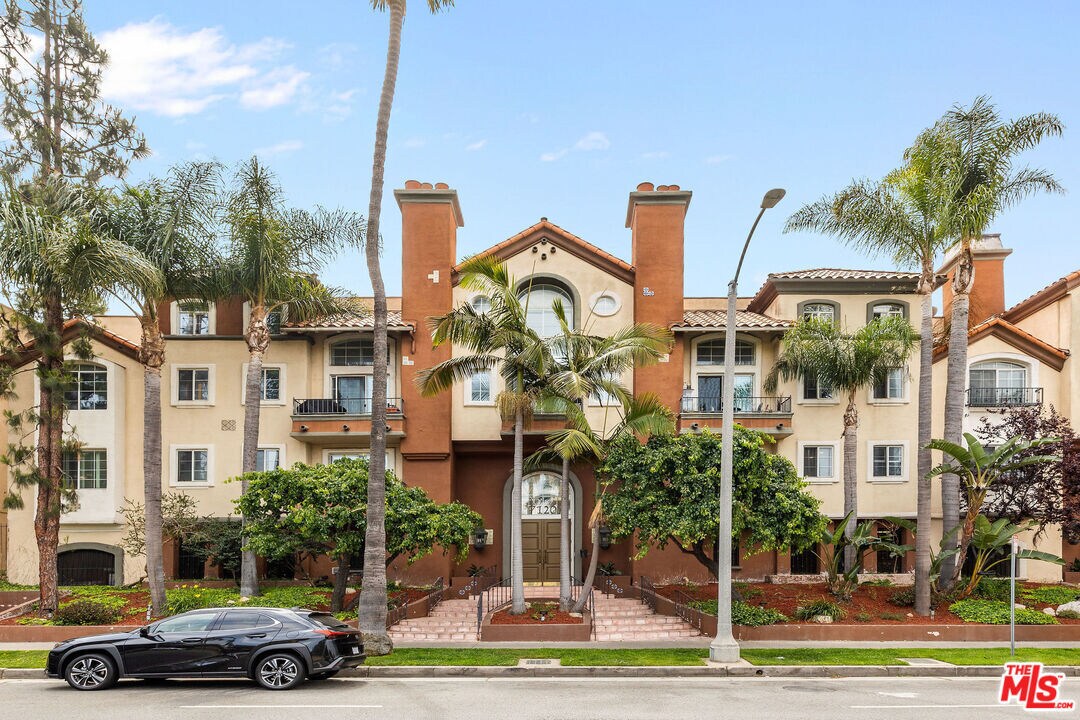Main Entrance - 7120 La Tijera Blvd