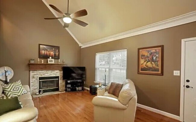 Building Photo - 4701 Shenandoah Dr