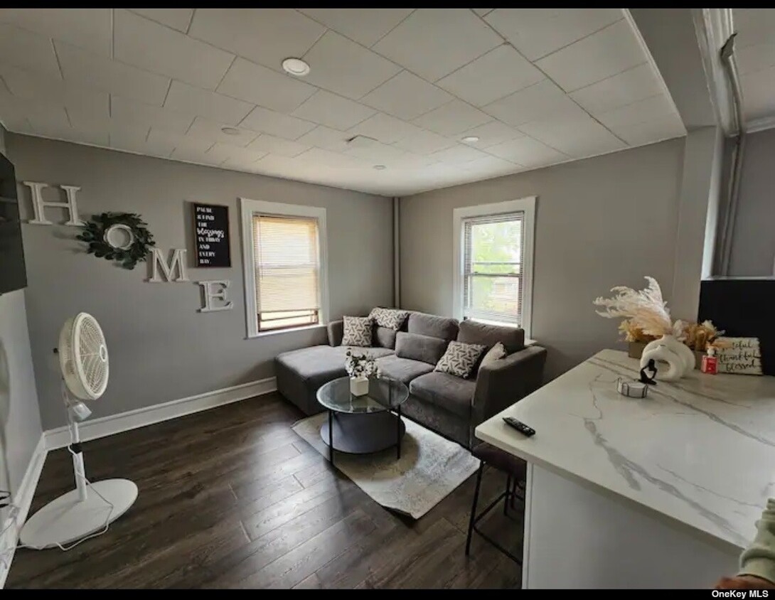 Foto principal - 248-30 89th Ave