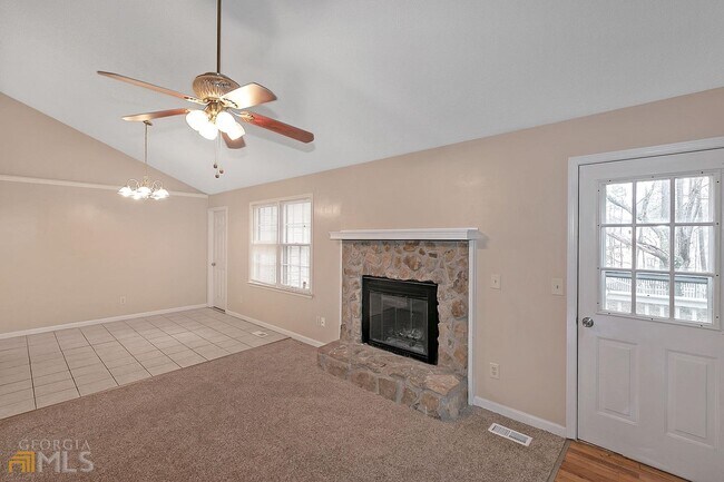Building Photo - 5040 Woodmont Dr