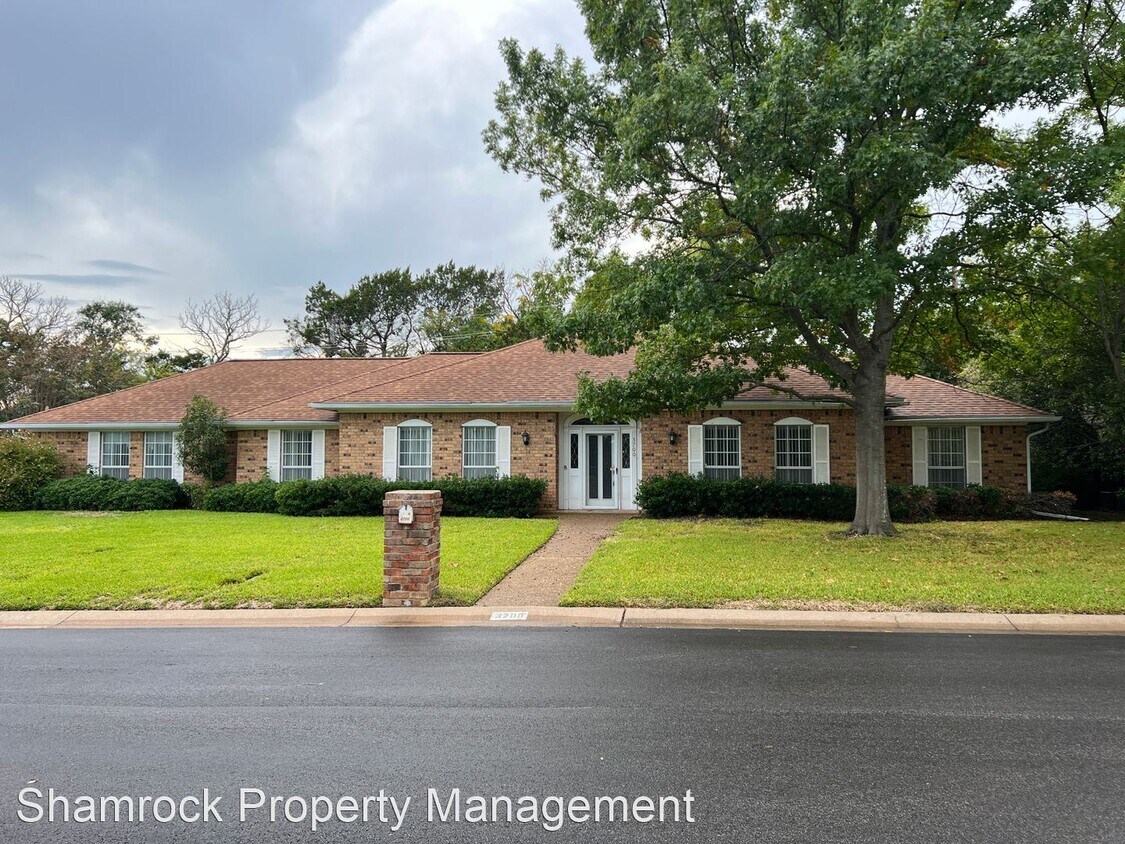 Primary Photo - 3 br, 3 bath House - 3700 Greenleaf Dr