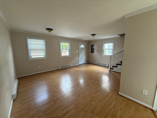 Foto del edificio - Single Family House located on Liberty Str...