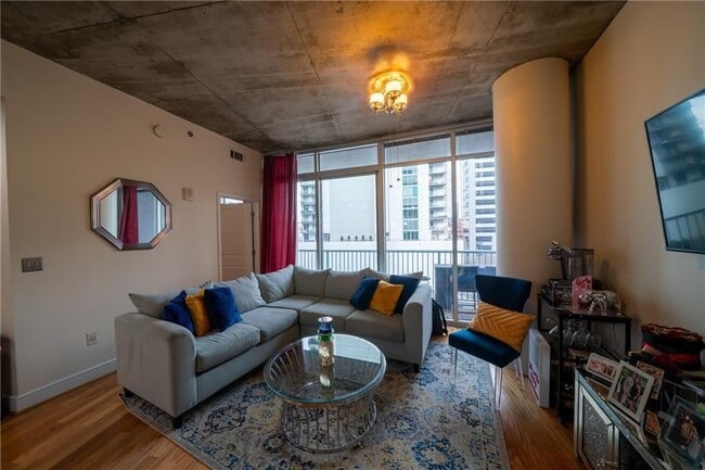 Building Photo - 44 Peachtree Pl NE