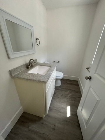 Building Photo - 56 Bancroft Park