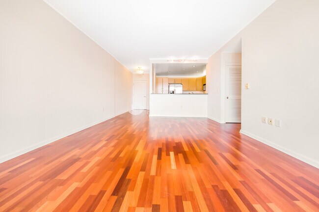 Building Photo - 140 S Van Ness Ave