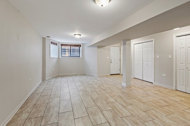 Building Photo - 3536 W Fulton Blvd