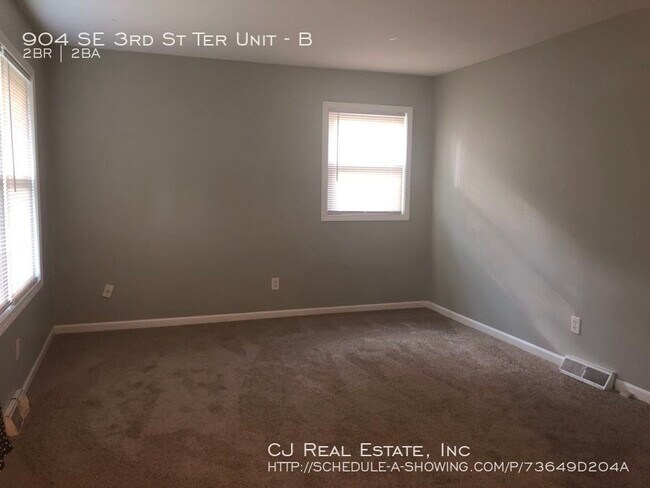 Foto del edificio - 904 SE 3rd St Ter