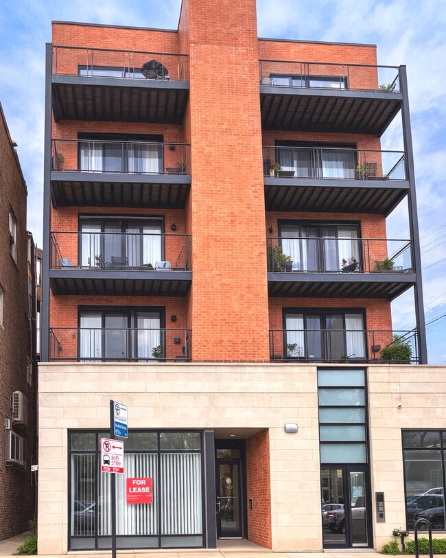 Building Photo - 214 W 31st St