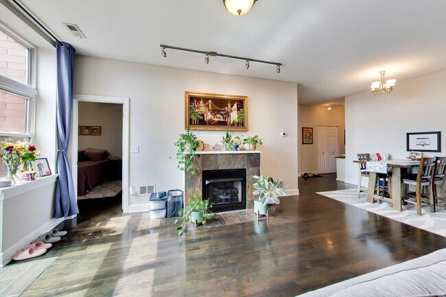 Foto del edificio - 2700 W Belmont Ave