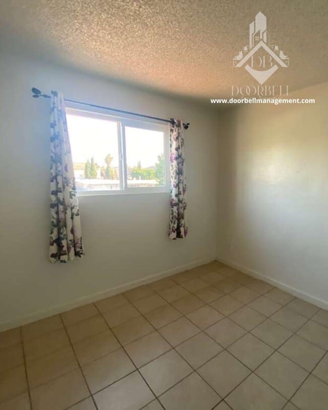 Foto del edificio - 24204 Clover Ave